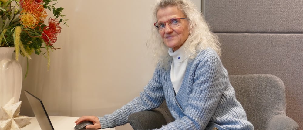 Maren Wroblewski nutzt oft ihren privaten Laptop fürs Ehrenamt – und auch für dieses Foto.