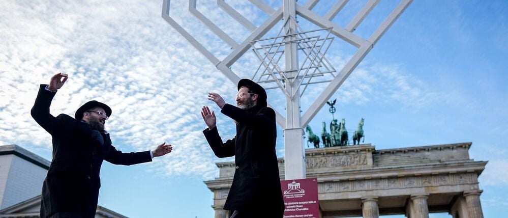 Eingeweiht: Der Chanukka-Leuchter am Brandenburger Tor