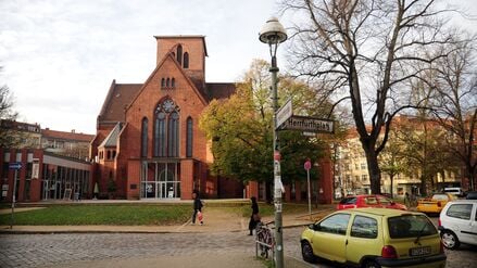 Die Genezarethkirche am Herrfurthplatz im Neuköllner Schillerkiez.