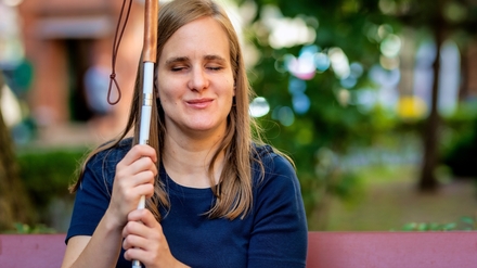 Teilhabe und Selbstbestimmung das Blindenhilfswerk Berlin bietet Unterstützung.