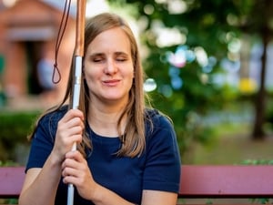 Teilhabe und Selbstbestimmung das Blindenhilfswerk Berlin bietet Unterstützung.