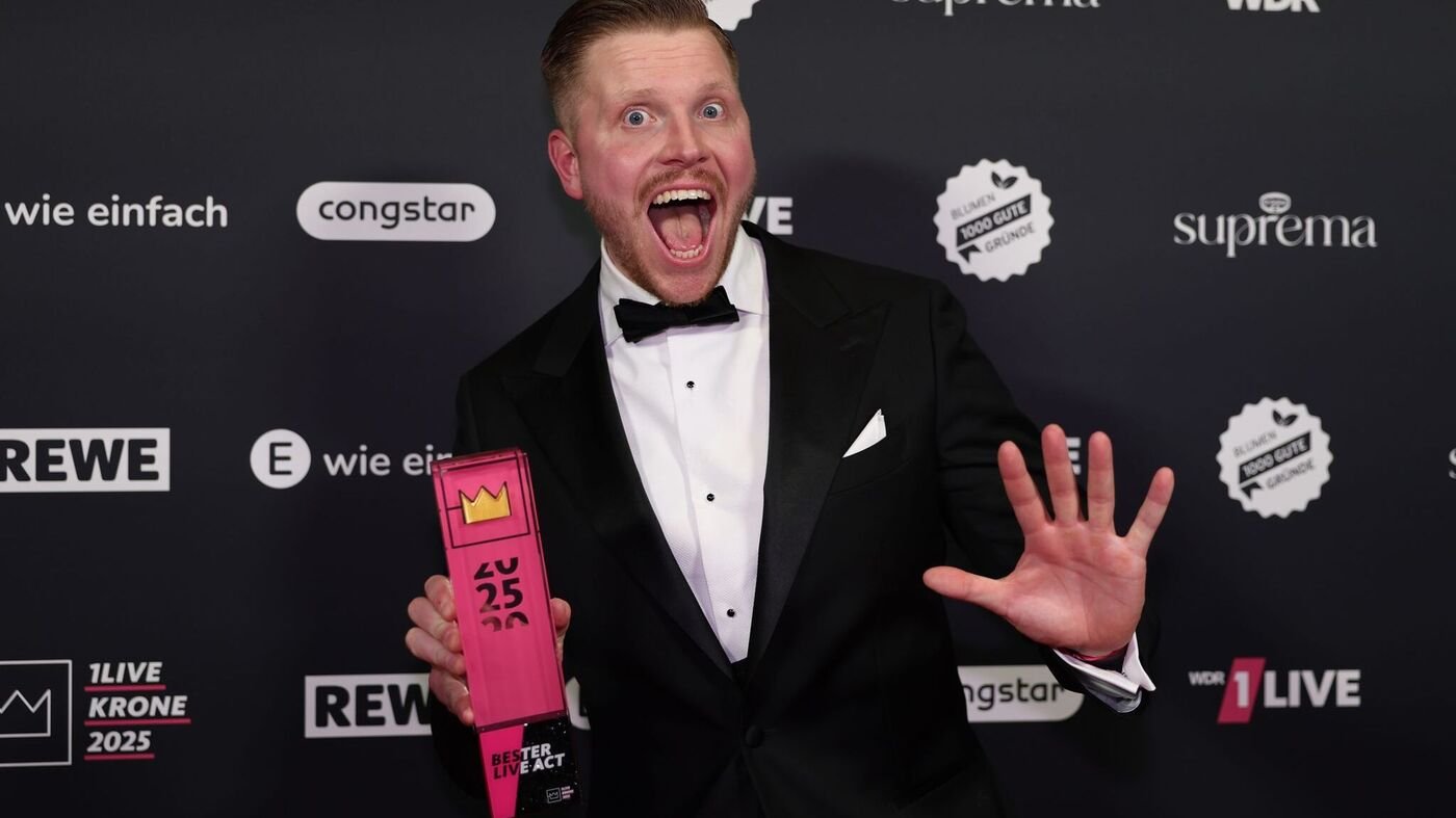 Rapper Finch gives a concert in the Alte Försterei