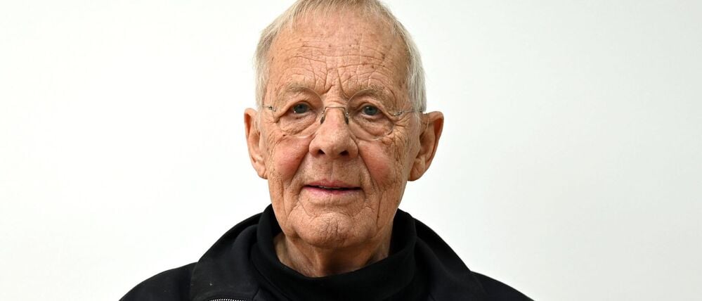 Becker ist vor allem als „Otto Stein“ im TV-Dauerbrenner „In aller Freundschaft“ bekannt geworden.