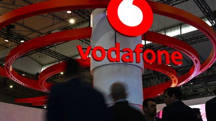 Zum Jahreswechsel wird es Pflicht, Vodafone prescht bei einer Roaming-Regelung zur Ukraine vor.