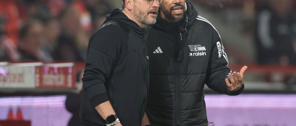 Trainer Steffen Baumgart (l, 1. FC Union Berlin) durfte endlich wieder Stürmertore bejubeln.