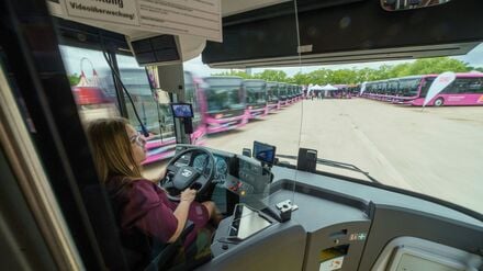 Die Bahn betreibt auch viele Busse - nicht nur für Ersatzverkehr.
