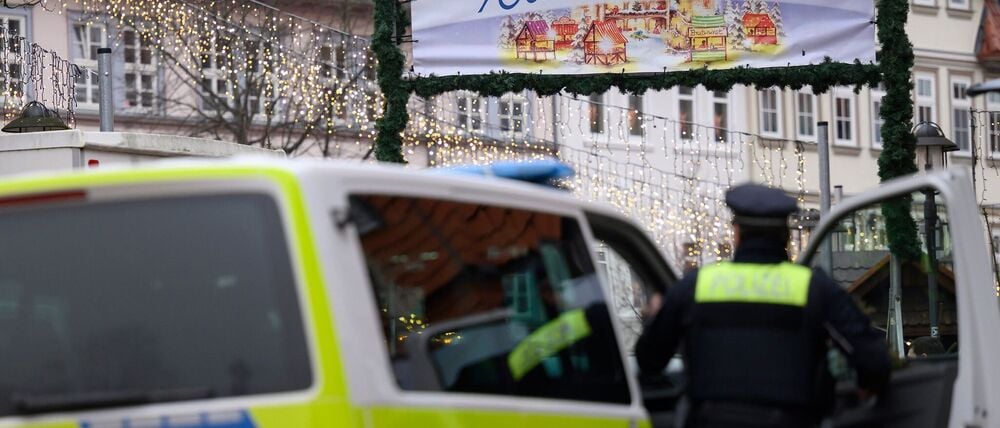 Der Weihnachtsmarkt sei in Absprache mit den Veranstaltern wieder geöffnet, teilte eine Sprecherin der Polizei auf Nachfrage mit.