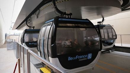 So sehen die Gondeln der ersten Seilbahn in der Metropolregion Paris aus.