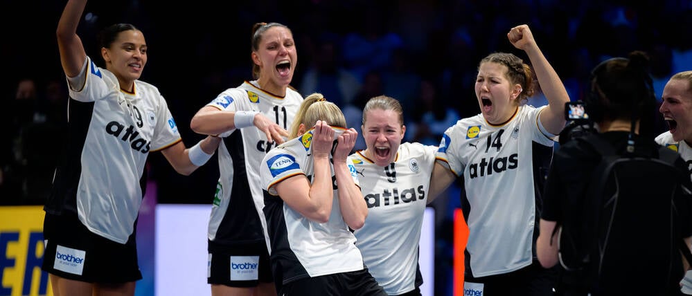 Die Medaille ist den deutschen Handballerinnen bereits sicher.