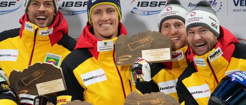 Johannes Lochner (r) fängt mit seiner Crew Francesco Friedrich im Viererbob-Weltcup in Lillehammer noch ab und gewinnt. (Archivbild)