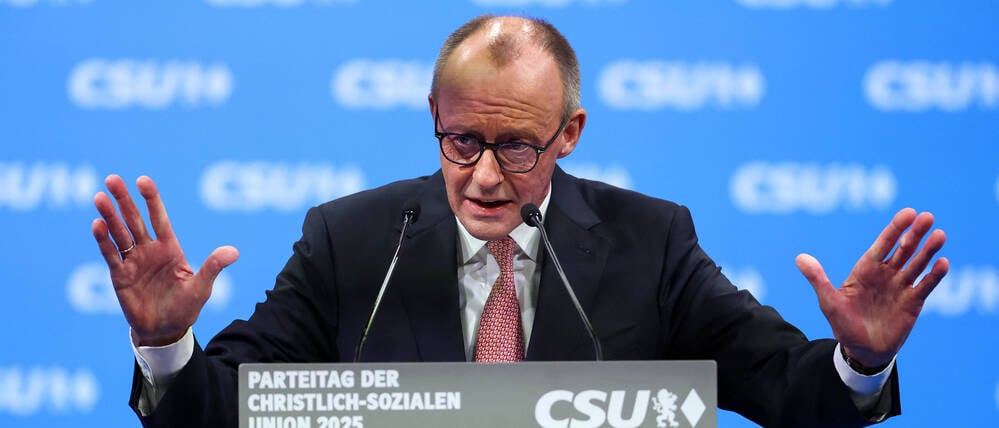 Friedrich Merz redet auf dem CSU-Parteitag am 13.12.2025 in der Messe München.