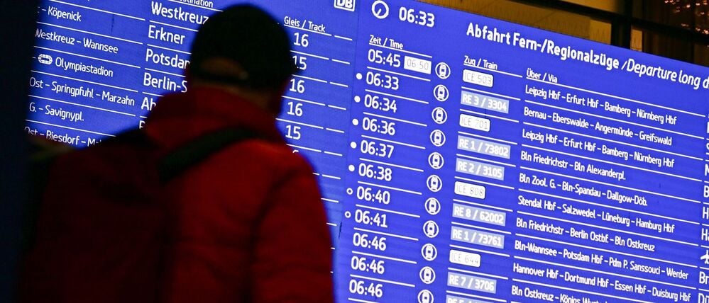 Der Fahrplanwechsel bringt ab heute für die Fahrgäste in Berlin und Brandenburg einige Änderungen mit sich. (Archivbild)
