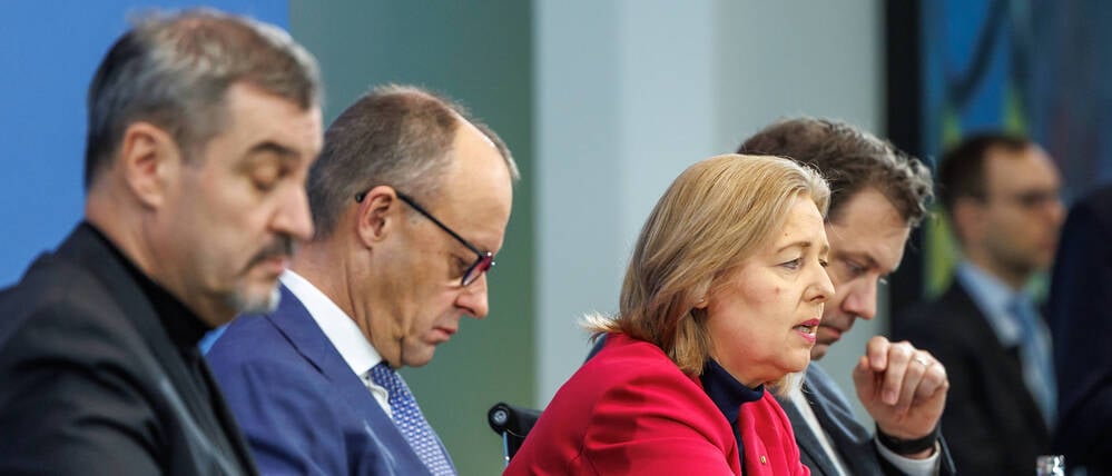 CSU-Chef Markus Söder, CDU-Chef Friedrich Merz und die Co-Vorsitzenden der SPD, Bärbel Bas und Lars Klingbeil, geben ein Pressestatement zu den Ergebnissen des Koalitionsausschusses (Symbolbild).
