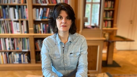 Die preisgekrönte New Yorker Autorin und Illustratorin Nora Krug ist derzeit zu Gast bei der American Academy in Berlin.