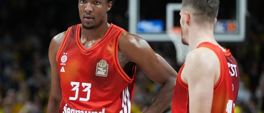 Die Bayern gewinnen auch dank Andreas Obst (r) in Oldenburg. (Archivbild)