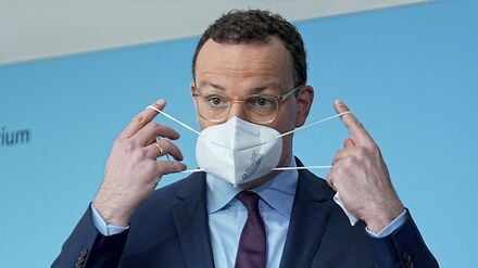 Jens Spahn (CDU), damaliger Bundesminister für Gesundheit, bei einem Pressestatement in der Corona-Pandemie (Symbolbild).
