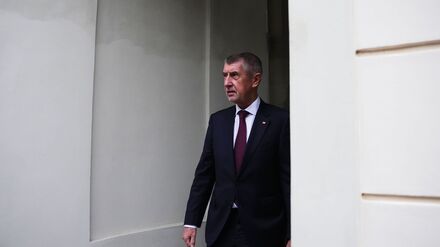 Babis verlässt die Prager Burg nach der Ernennung seiner Regierung.