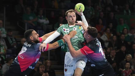 Mathias Gidsel musste gegen Wetzlar mit Schmerzen spielen.