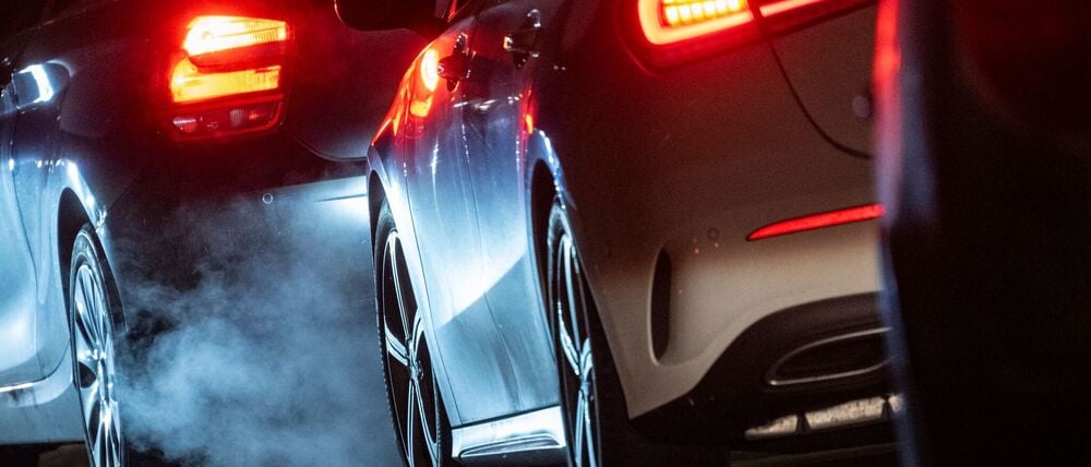 Sollen irgendwann Vergangenheit sein: Autos mit Verbrennungsmotor.