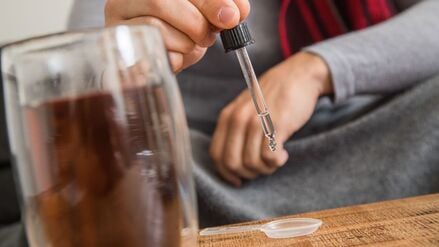 Kapseln, Tabletten, Tropfen, Säfte: Nahrungsergänzungsmittel mit Vitamin D gibt es in ganz unterschiedlichen Formen. (Symbolbild)