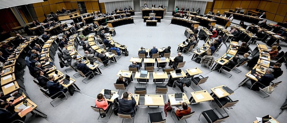 Das Berliner Abgeordnetenhaus hatte die Enquete-Kommission für mehr gesellschaftlichen Zusammenhalt und gegen Rassismus im Februar eingesetzt. (Archivbild)