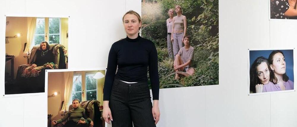 Foto-Künstlerin Marie Eberhardt porträtiert Mütter und Töchter aus Berlin-Lichtenberg.