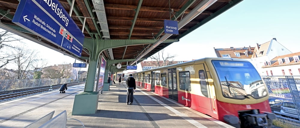 Der Bahnsteig des S-Bahnhof Babelsberg ist nach der Dachsanierung wieder freigegeben.