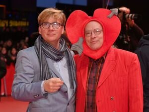 Rosa von Praunheim (rechts im Bild) mit seinem Partner Oliver Sechting. (Archivbild)