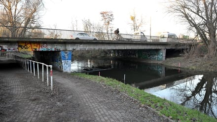 Diese zum Horstweg gehörende Nuthebrücke muss neu gebaut werden.