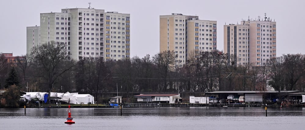 DDR-Wohnblöcke an der Neustädter Havelbucht in Potsdam. Bezahlbarer Wohnraum ist in der Landeshauptstadt rar.