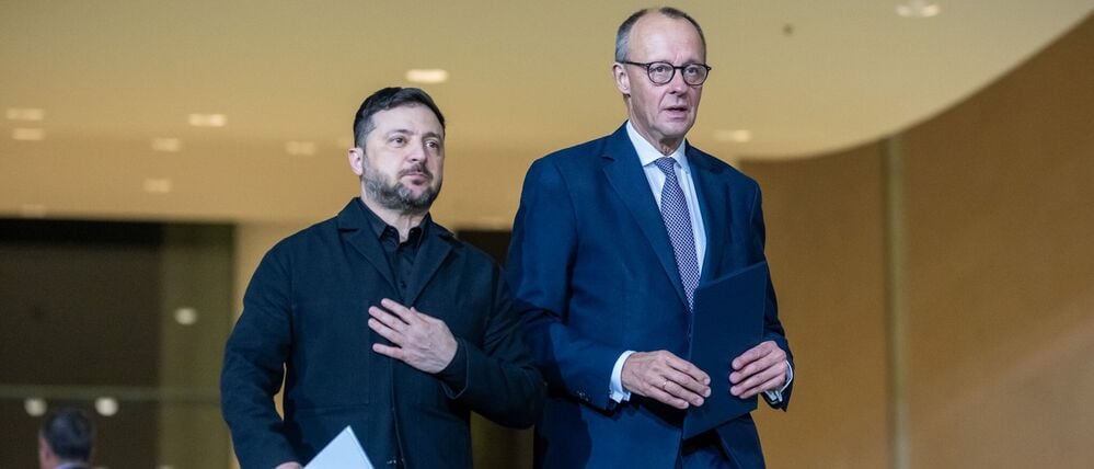 Bundeskanzler Friedrich Merz und der ukrainische Präsident Wolodymyr Selenskyj trafen sich am Montag mit weiteren europäischen Staats- und Regierungschefs.