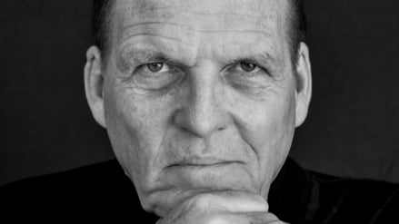 Hartmut Walz ist Verhaltensökonom und Entscheidungsexperte mit Schwerpunkt Finanzen.