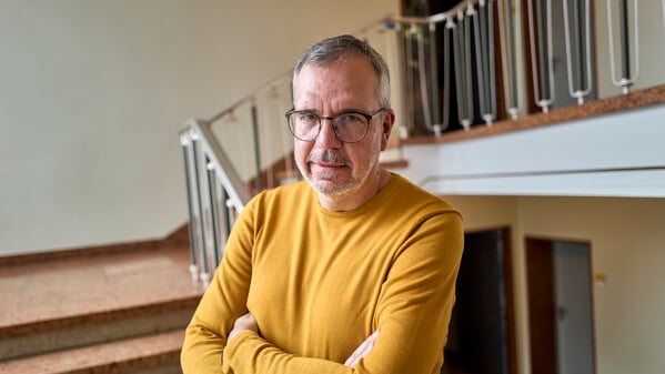 Gewinnerberater Lutz Trabalski hat als Lotto-Gewinnberater schon mehr als einhundert Berliner Neu-Millionäre in seinem Büro empfangen.