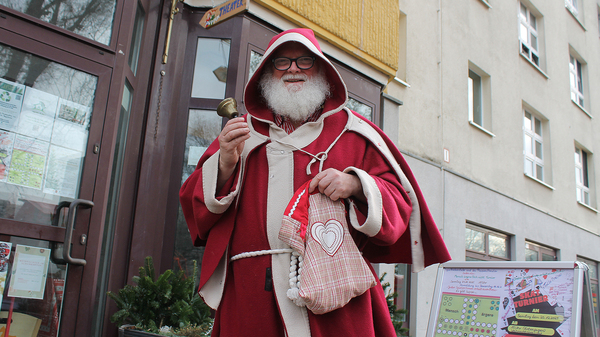 Michael Rosensky ist seit 15 Jahren als Weihnachtsmann in Hellersdorf unterwegs.
