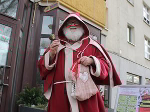 Michael Rosensky ist seit 15 Jahren als Weihnachtsmann in Hellersdorf unterwegs.