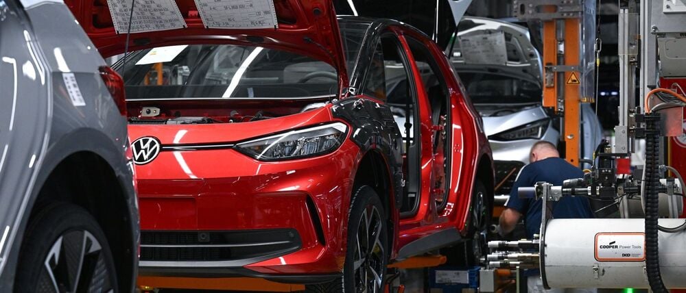 Die EU-Kommission will die Autoindustrie auch mit Bürokratieabbau entlasten. (Symbolbild)