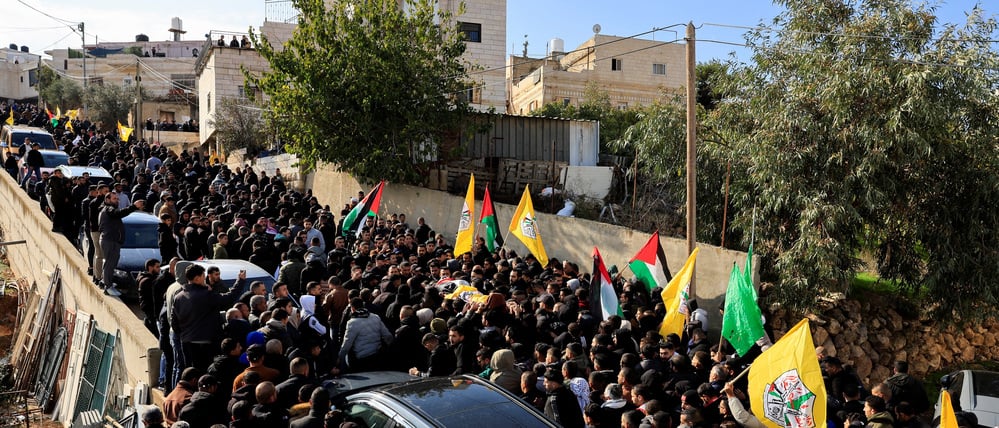 Beisetzungszeremonie für einen vom israelischen Militär getöteten Palästinenser in der Stadt Tuqu im Westjordanland.