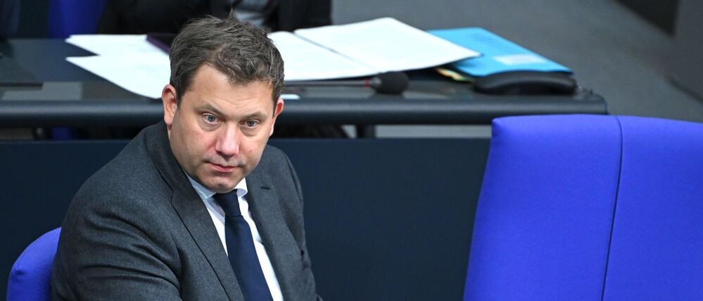 Vizekanzler Lars Klingbeil (SPD) im Bundestag.