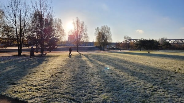 Man kann auch einfach mal mit 10.000 Schritten in den Tag starten, vor allem bei schönstem Winterwetter. 