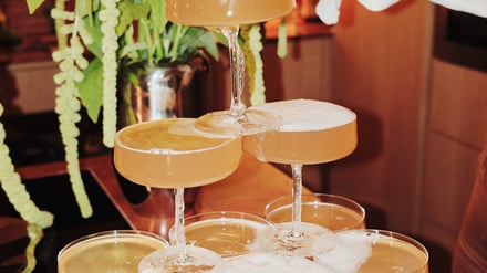 Party ohne Promille: Der Sparkling Botanical Brew des norwegischen Herstellers Villbrygg schmeckt nach Waldspaziergang. 