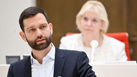 Der BSW-Landtagsabgeordnete Stefan Roth warnt davor, Deutschland „kriegstüchtig“ zu machen.