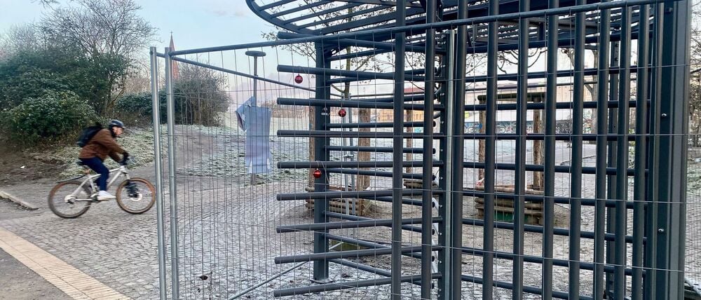 Die Eingänge des Görlitzer Parks sollen demnächst nachts geschlossen werden - ein Zugang ist aber noch unvollständig.