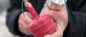 Junge Männer sind mit illegalen Böllern von der Polizei gefasst worden. (Symbolbild) 