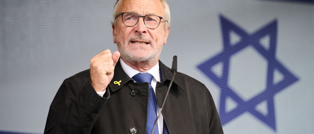 Der Präsident der Deutsch-Israelischen Gesellschaft, Volker Beck, kritisiert ein Bild mit dem Holocaust-Opfer Anne Frank und einem Palästinensertuch. (Archivbild)