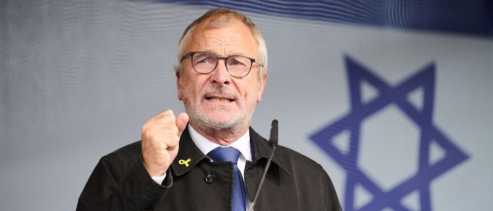 Der Präsident der Deutsch-Israelischen Gesellschaft, Volker Beck, kritisiert ein Bild mit dem Holocaust-Opfer Anne Frank und einem Palästinensertuch. (Archivbild)