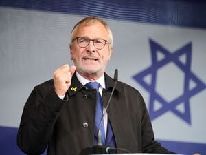 Der Präsident der Deutsch-Israelischen Gesellschaft, Volker Beck, kritisiert ein Bild mit dem Holocaust-Opfer Anne Frank und einem Palästinensertuch. (Archivbild)