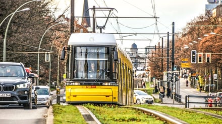 Eine 5,5 Kilometer lange Straßenbahn-Neubaustrecke soll das Stadtquartier Pankower Tor anbinden.