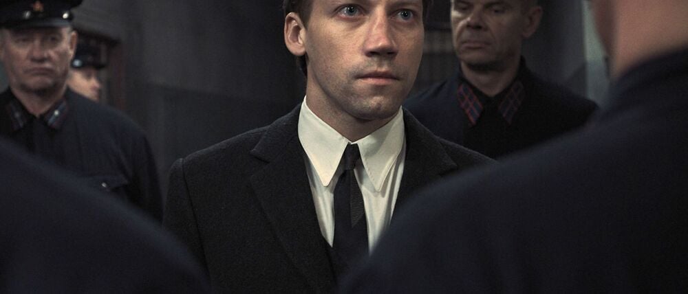 Alexander Alexandrowitsch Kusnezow als Alexander Kornev in einer Szene des Films „Zwei Staatsanwälte“.