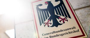 Bundesanwaltschaft wirft acht jungen Verdächtigen vor, eine rechte Terrorzelle gegründet zu haben.