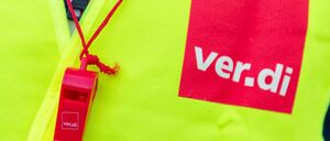 Die Beschäftigten im öffentlichen Dienst fordern einen deutlichen Lohnzuwachs. (Archivbild)